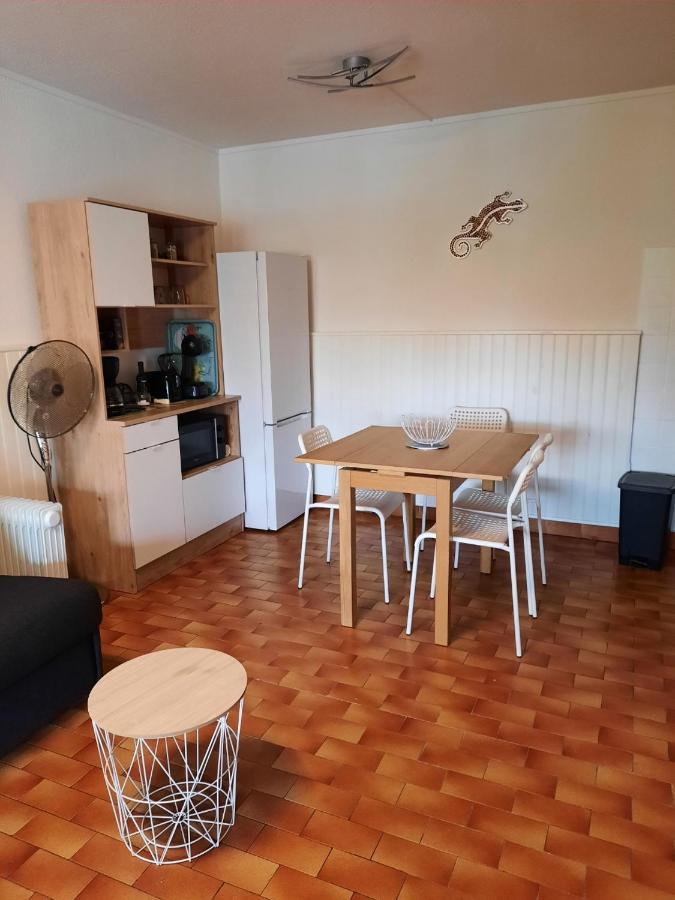 Appart En Duplex - 4/6 Personnes Le Barcares Luaran gambar
